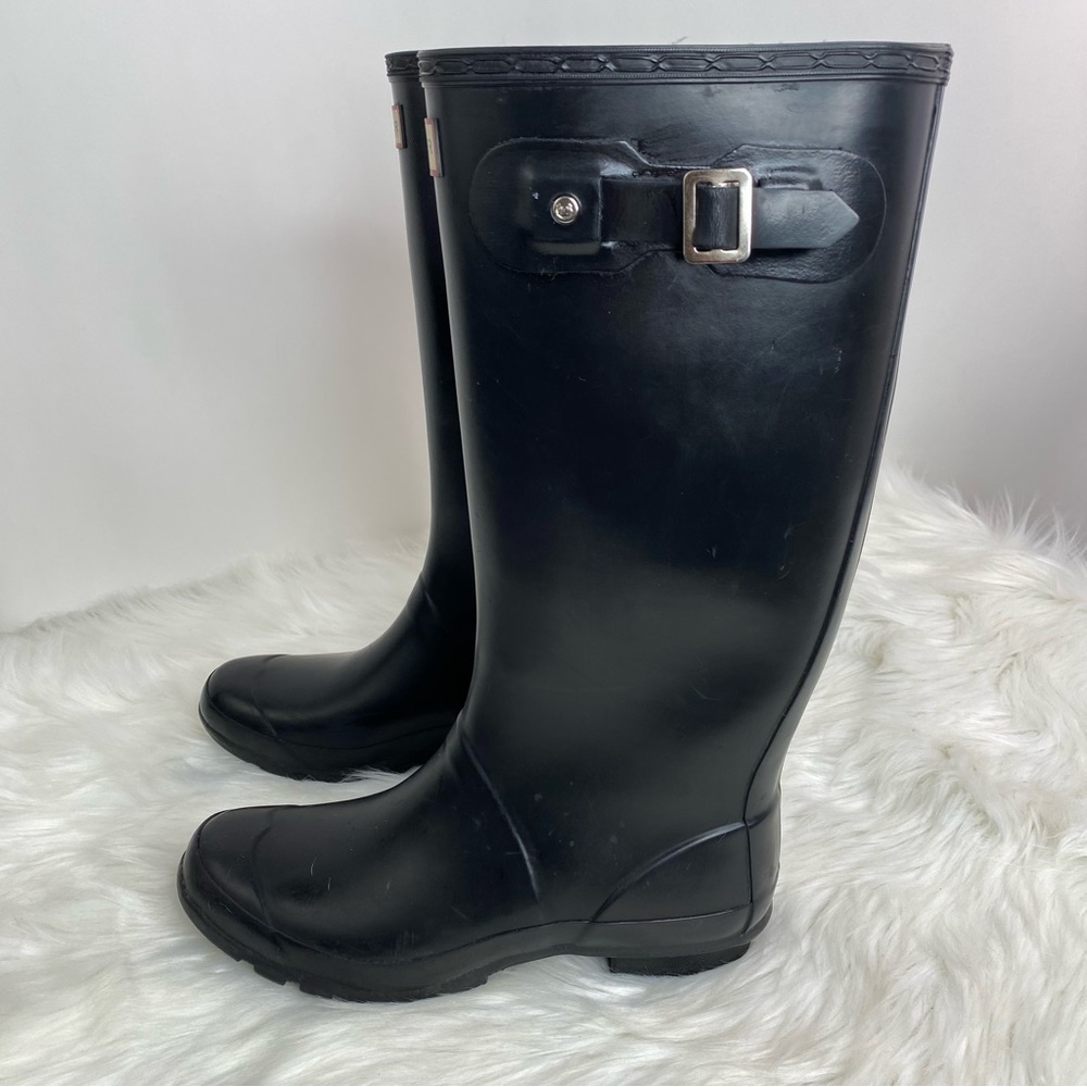 Hunter Women’s Original Black Tall Rain Boots - Picture 3 of 5